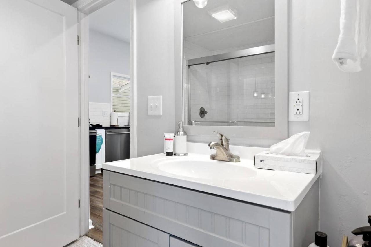 Recently Renovated Chic Durham Farmhouse Екстериор снимка
