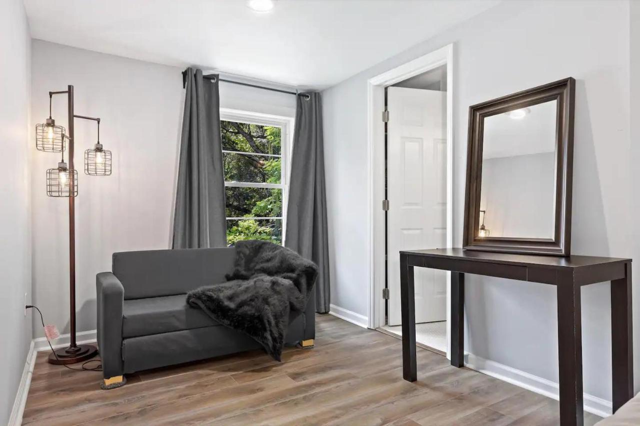 Recently Renovated Chic Durham Farmhouse Екстериор снимка