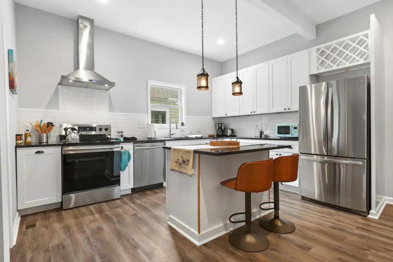 Recently Renovated Chic Durham Farmhouse Екстериор снимка