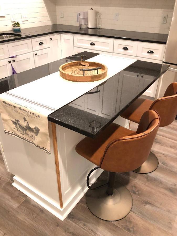 Recently Renovated Chic Durham Farmhouse Екстериор снимка